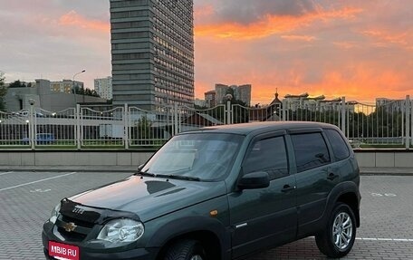 Chevrolet Niva I рестайлинг, 2010 год, 510 000 рублей, 3 фотография