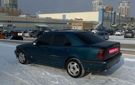 Mercedes-Benz C-Класс, 1993 год, 260 000 рублей, 3 фотография