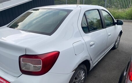 Renault Logan II, 2015 год, 335 000 рублей, 3 фотография