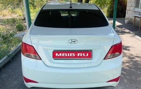 Hyundai Solaris II рестайлинг, 2015 год, 680 000 рублей, 2 фотография
