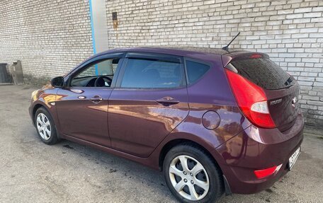 Hyundai Solaris II рестайлинг, 2011 год, 650 000 рублей, 6 фотография