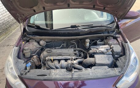 Hyundai Solaris II рестайлинг, 2011 год, 650 000 рублей, 14 фотография