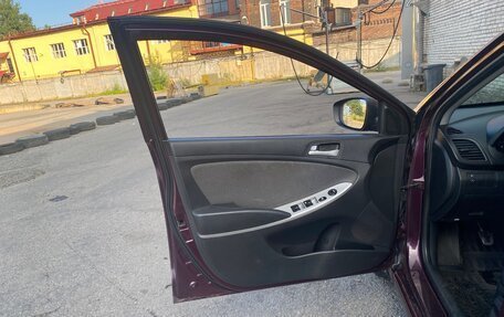 Hyundai Solaris II рестайлинг, 2011 год, 650 000 рублей, 7 фотография