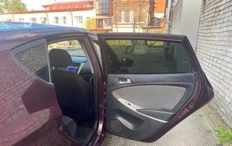 Hyundai Solaris II рестайлинг, 2011 год, 650 000 рублей, 10 фотография