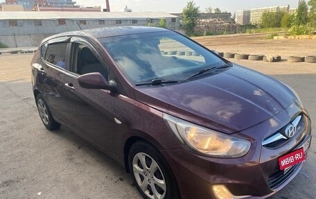 Hyundai Solaris II рестайлинг, 2011 год, 650 000 рублей, 4 фотография