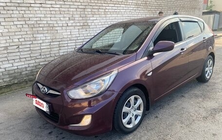 Hyundai Solaris II рестайлинг, 2011 год, 650 000 рублей, 5 фотография