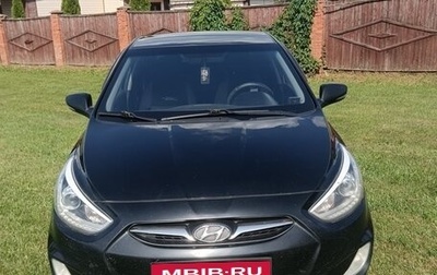 Hyundai Solaris II рестайлинг, 2013 год, 830 000 рублей, 1 фотография