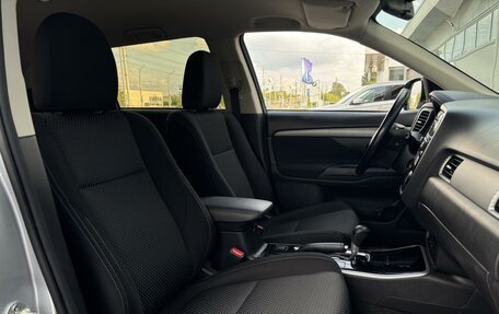 Mitsubishi Outlander III рестайлинг 3, 2017 год, 2 000 000 рублей, 8 фотография