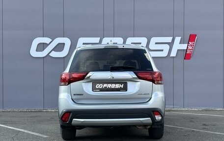 Mitsubishi Outlander III рестайлинг 3, 2017 год, 2 000 000 рублей, 4 фотография