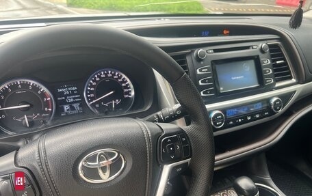 Toyota Highlander III, 2014 год, 3 300 000 рублей, 7 фотография