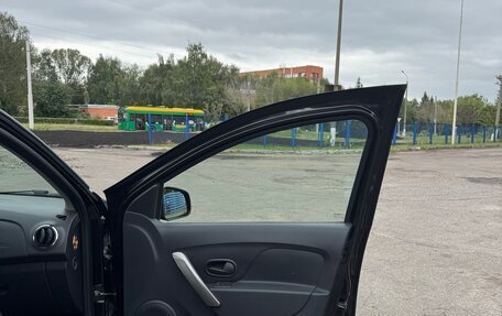 Renault Sandero II рестайлинг, 2019 год, 970 000 рублей, 25 фотография