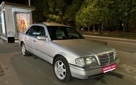 Mercedes-Benz C-Класс, 1997 год, 550 000 рублей, 3 фотография
