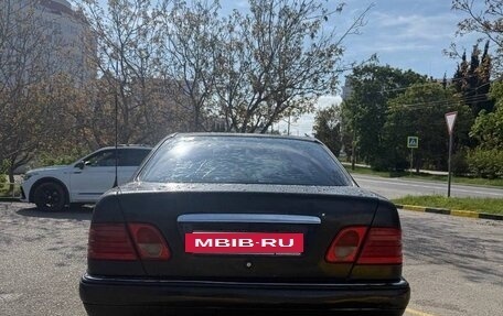 Mercedes-Benz E-Класс, 1995 год, 350 000 рублей, 6 фотография