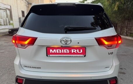Toyota Highlander III, 2019 год, 3 999 999 рублей, 6 фотография