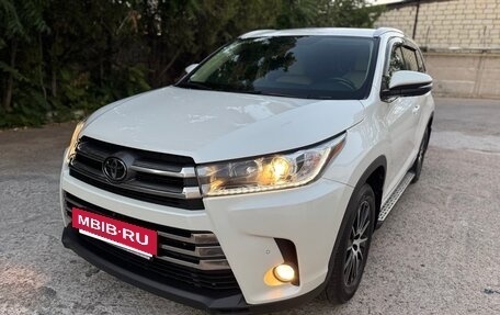 Toyota Highlander III, 2019 год, 3 999 999 рублей, 3 фотография