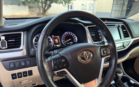 Toyota Highlander III, 2019 год, 3 999 999 рублей, 18 фотография