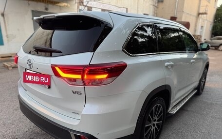 Toyota Highlander III, 2019 год, 3 999 999 рублей, 7 фотография