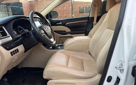 Toyota Highlander III, 2019 год, 3 999 999 рублей, 33 фотография