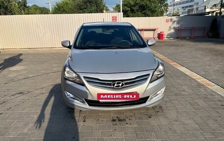 Hyundai Solaris II рестайлинг, 2016 год, 865 000 рублей, 3 фотография