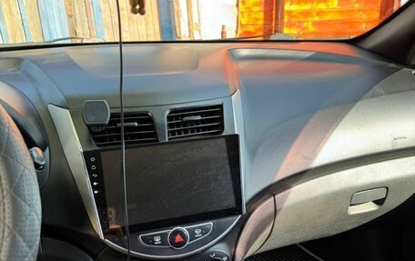 Hyundai Solaris II рестайлинг, 2012 год, 520 000 рублей, 8 фотография