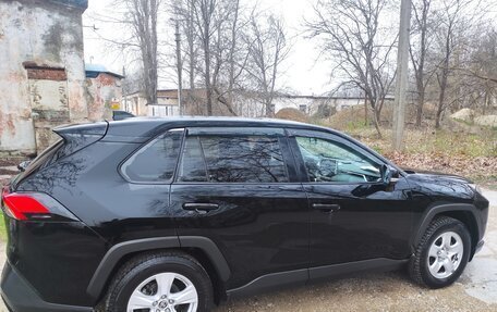 Toyota RAV4, 2020 год, 2 530 000 рублей, 2 фотография