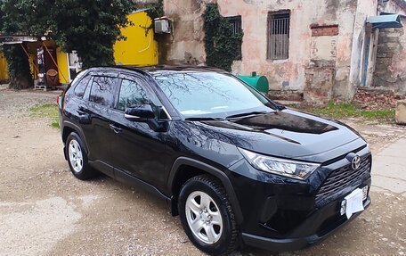 Toyota RAV4, 2020 год, 2 530 000 рублей, 4 фотография