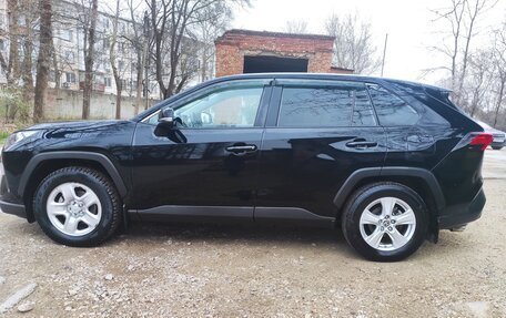 Toyota RAV4, 2020 год, 2 530 000 рублей, 3 фотография