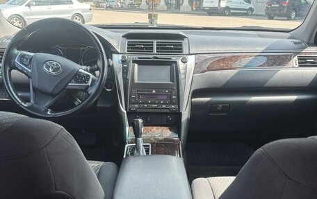 Toyota Camry, 2017 год, 2 250 000 рублей, 6 фотография
