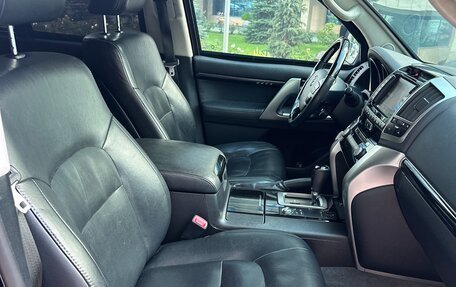Toyota Land Cruiser 200, 2015 год, 10 000 000 рублей, 27 фотография