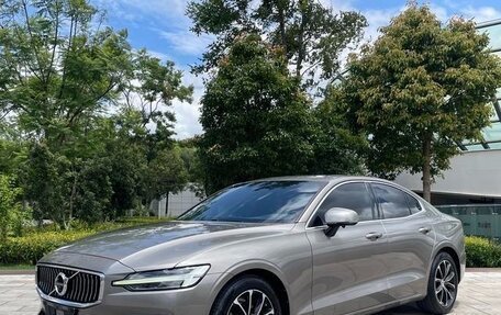Volvo S60 III, 2021 год, 2 000 000 рублей, 1 фотография