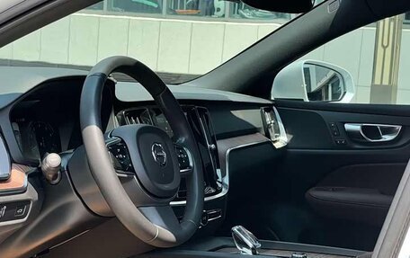 Volvo S60 III, 2022 год, 2 450 000 рублей, 7 фотография