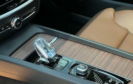 Volvo S60 III, 2022 год, 2 450 000 рублей, 6 фотография