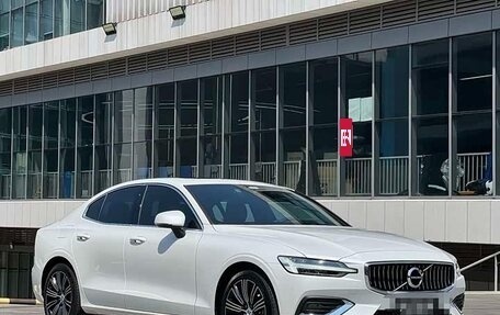 Volvo S60 III, 2022 год, 2 450 000 рублей, 3 фотография