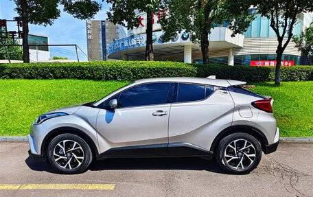 Toyota C-HR I рестайлинг, 2021 год, 1 950 000 рублей, 5 фотография