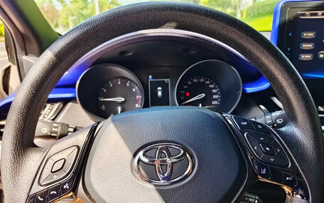 Toyota C-HR I рестайлинг, 2021 год, 1 950 000 рублей, 8 фотография