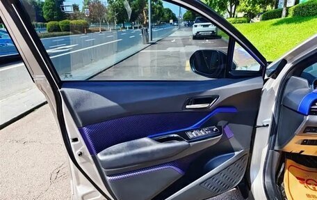 Toyota C-HR I рестайлинг, 2021 год, 1 950 000 рублей, 17 фотография