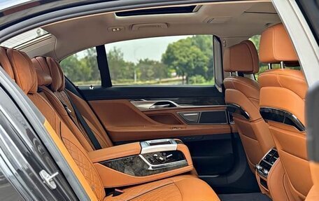 BMW 7 серия, 2020 год, 5 450 000 рублей, 21 фотография