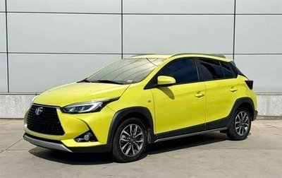 Toyota Yaris XP150 рестайлинг, 2022 год, 1 350 000 рублей, 1 фотография
