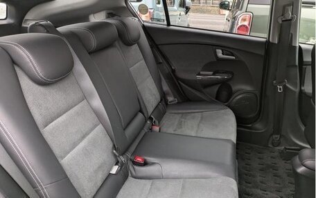 Honda Insight II рестайлинг, 2013 год, 880 000 рублей, 21 фотография