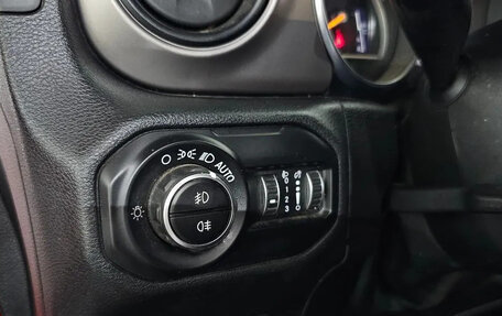 Jeep Wrangler, 2021 год, 3 038 000 рублей, 16 фотография