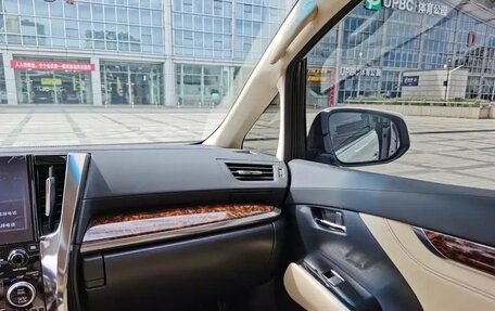 Toyota Alphard III, 2021 год, 7 500 000 рублей, 12 фотография