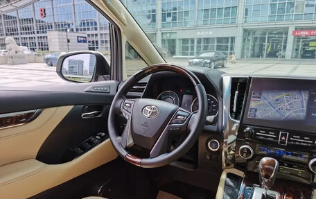 Toyota Alphard III, 2021 год, 7 500 000 рублей, 13 фотография