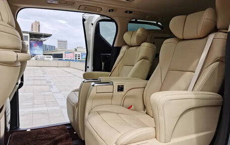 Toyota Alphard III, 2021 год, 7 500 000 рублей, 20 фотография
