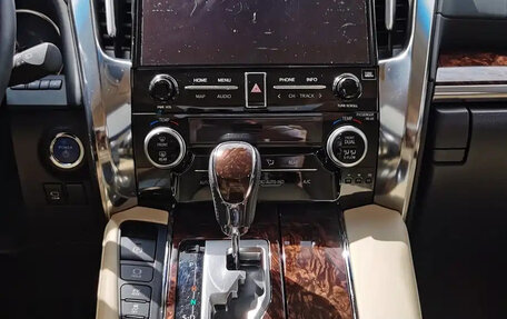 Toyota Alphard III, 2021 год, 7 500 000 рублей, 14 фотография