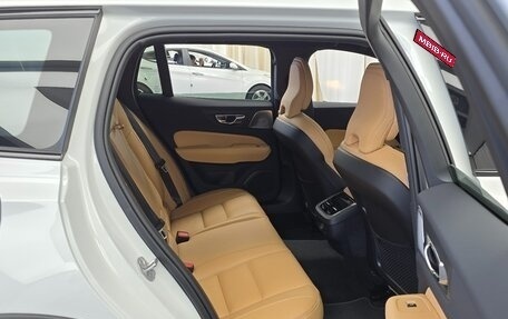 Volvo V60 Cross Country II, 2024 год, 4 850 000 рублей, 12 фотография