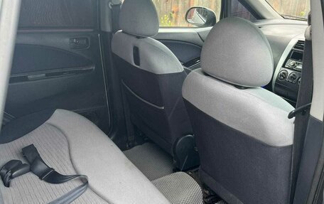 Mitsubishi Colt VI рестайлинг, 2004 год, 325 000 рублей, 5 фотография