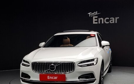 Volvo S90 II рестайлинг, 2021 год, 3 580 000 рублей, 3 фотография