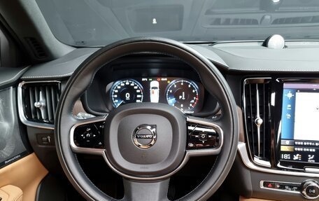 Volvo S90 II рестайлинг, 2021 год, 3 580 000 рублей, 13 фотография