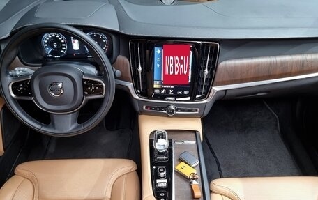 Volvo S90 II рестайлинг, 2021 год, 3 580 000 рублей, 7 фотография