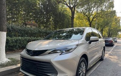 Toyota Sienna, 2022 год, 4 100 000 рублей, 1 фотография